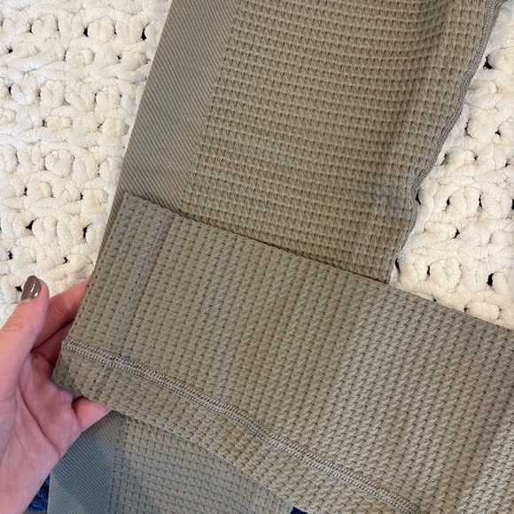 All In Motion Waffle Workout Set - Picture 4 of 8